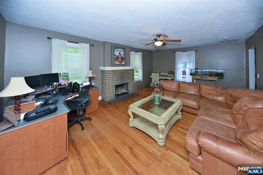 51 High Property Photo 2