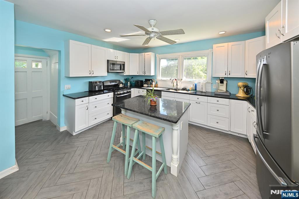 51 High Property Photo 3