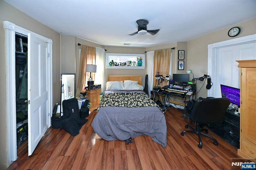 51 High Property Photo 12