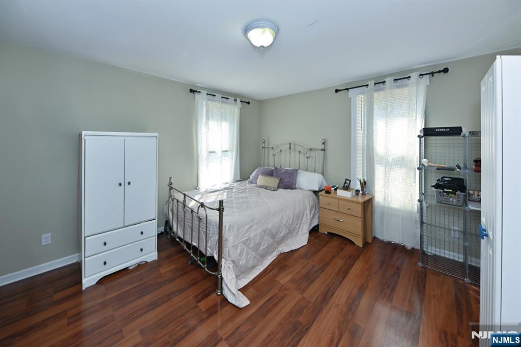 51 High Property Photo 14