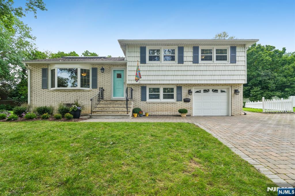 49 Skyview Road Property Photo 1