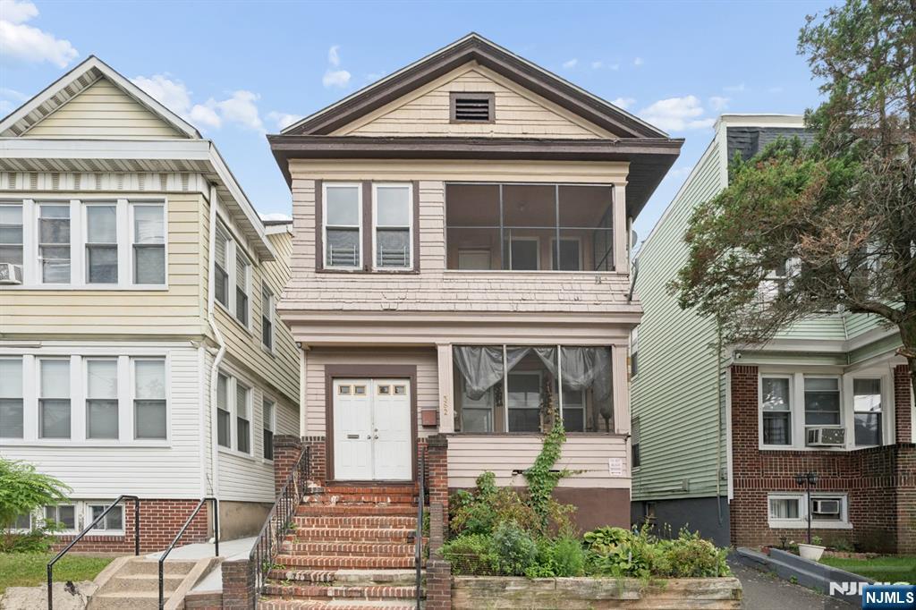 362 Myrtle Avenue 2nd Floor Property Photo 1