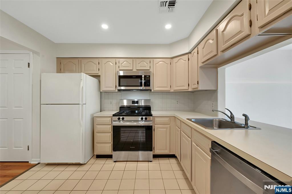 105 Quartz Lane Property Photo 2