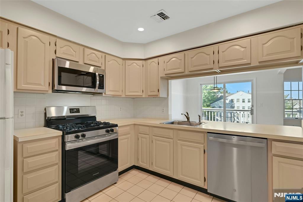 105 Quartz Lane Property Photo 3