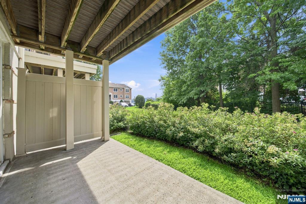 31 Grand Cove Way E31 Property Photo 23