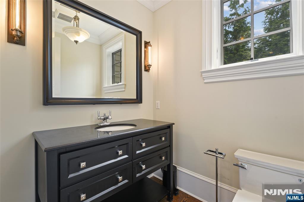 124 Essex Drive Property Photo 14