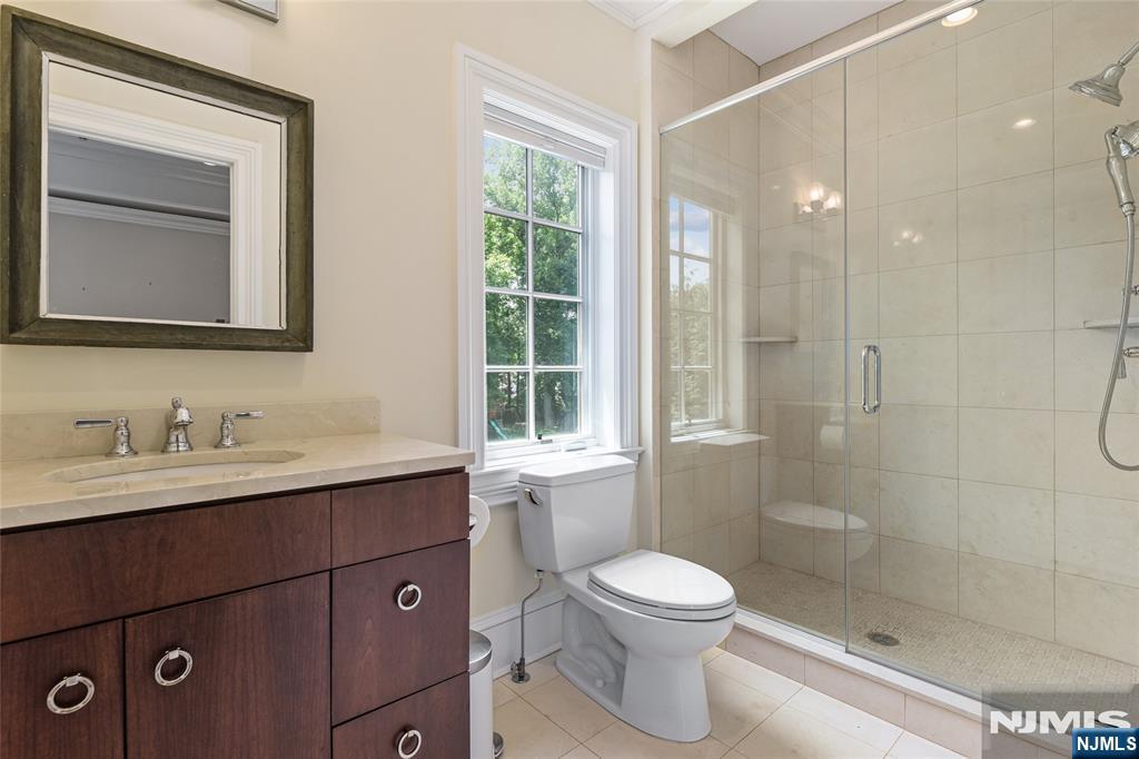 124 Essex Drive Property Photo 27