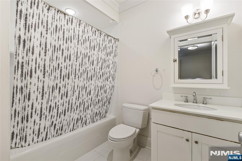 124 Essex Drive Property Photo 35
