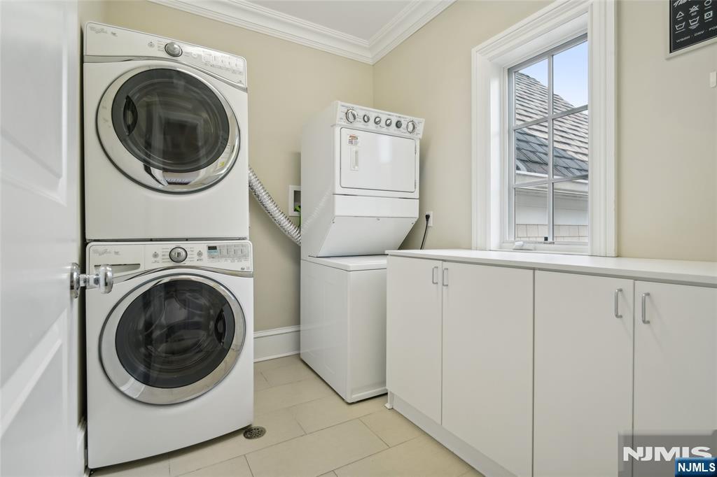 124 Essex Drive Property Photo 42