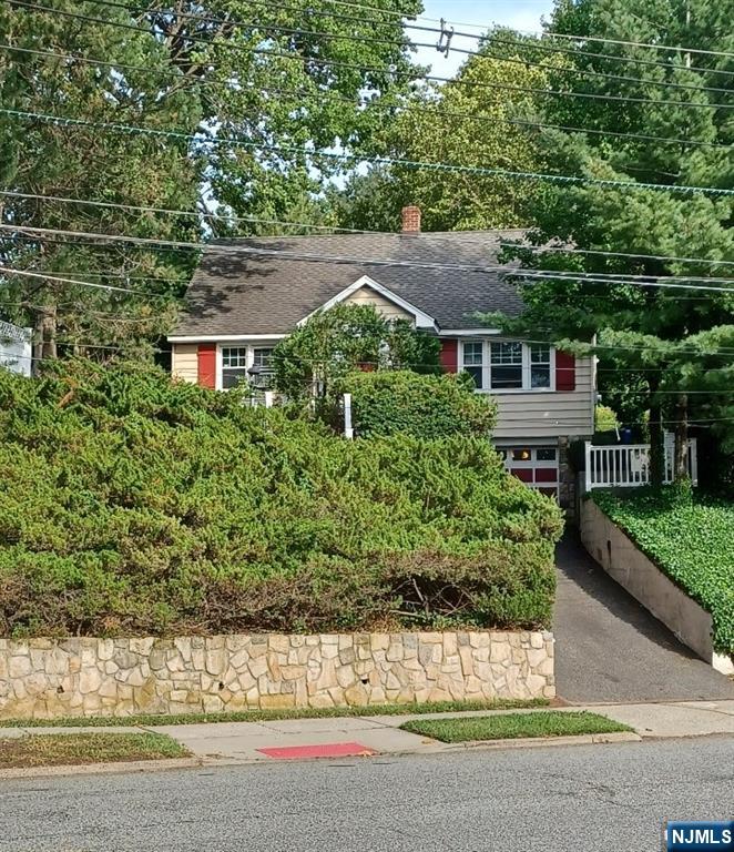 225 Jackson Avenue Property Photo 1