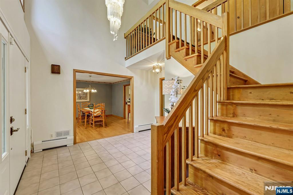 100 Cheshire Lane Property Photo 8