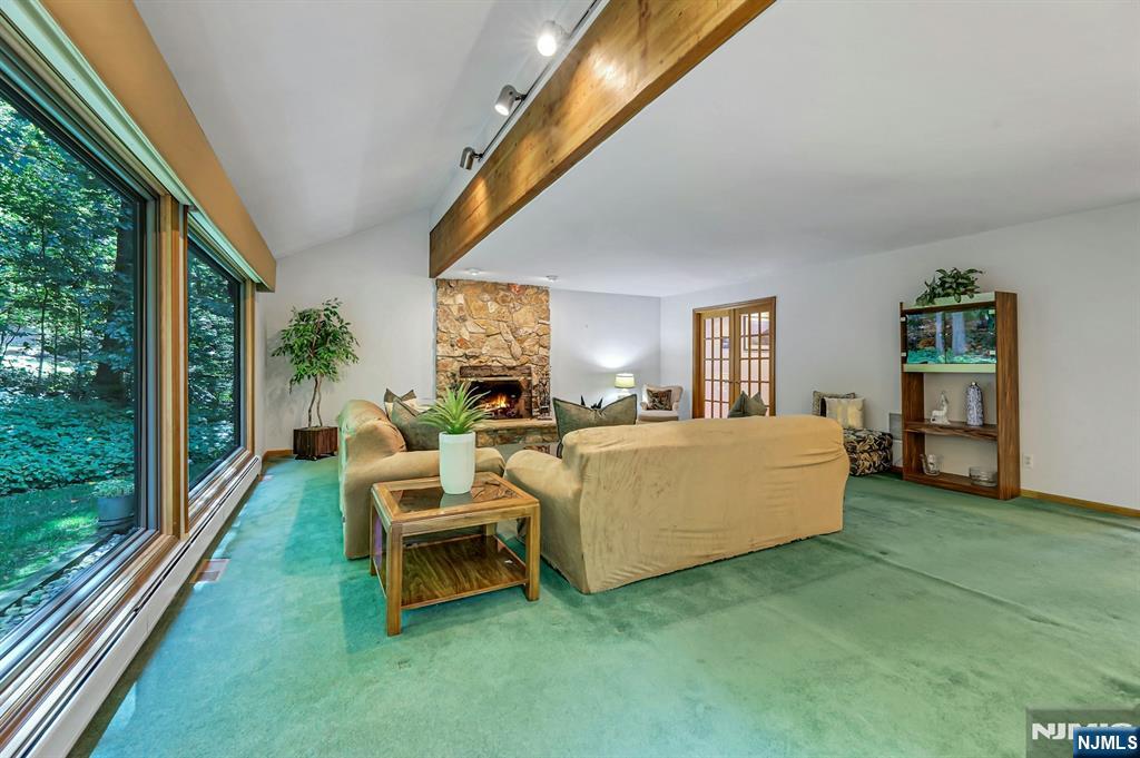 100 Cheshire Lane Property Photo 14