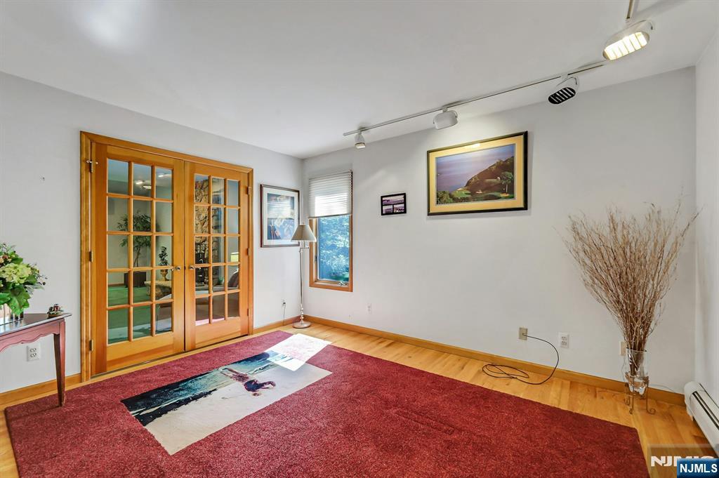 100 Cheshire Lane Property Photo 16