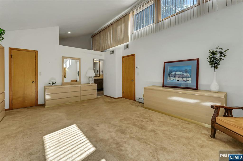 100 Cheshire Lane Property Photo 19