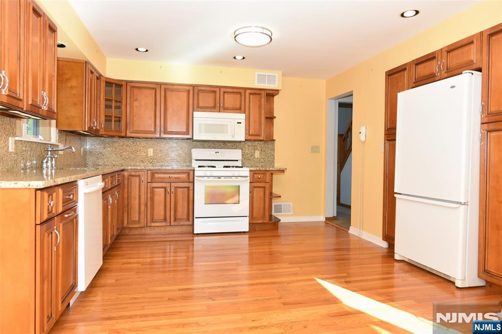 39-02 Jasper Road Property Photo 11