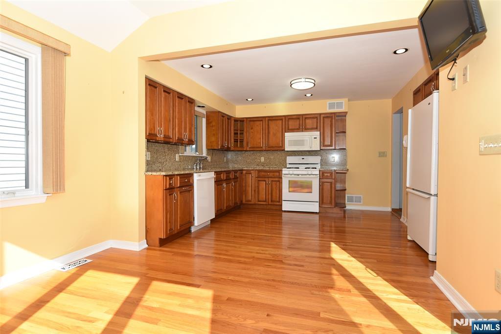 39-02 Jasper Road Property Photo 12