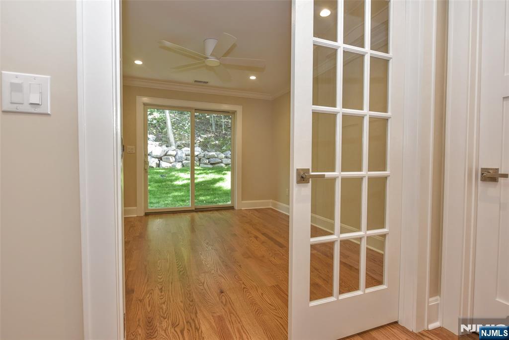 23 Melrose Property Photo 31