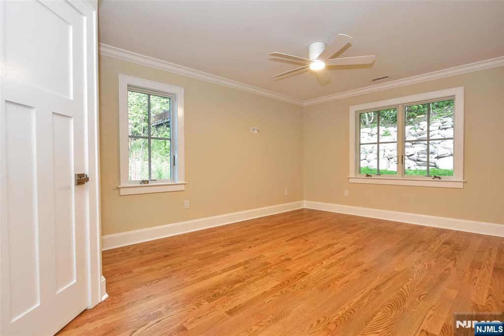 23 Melrose Property Photo 34