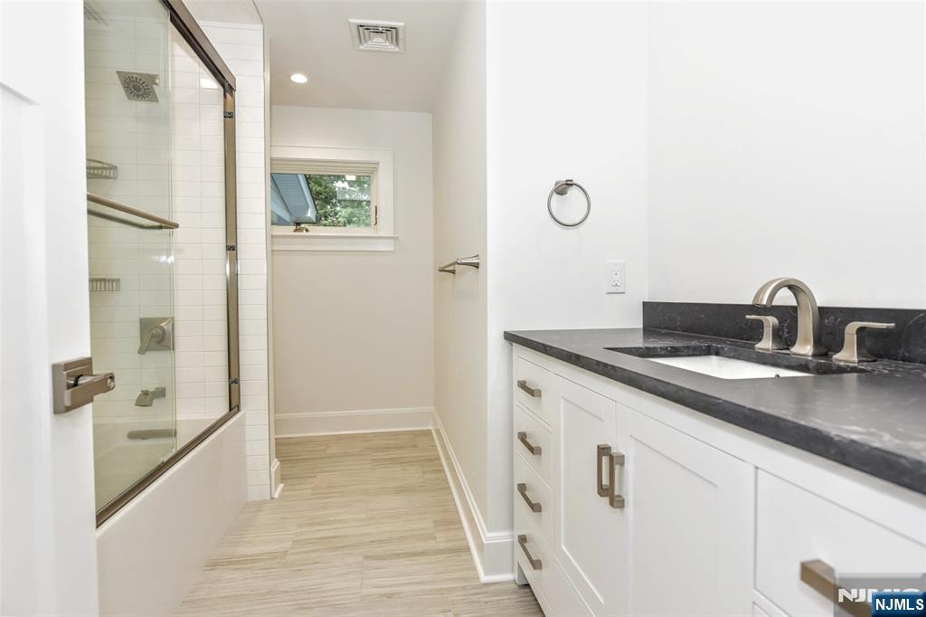 23 Melrose Property Photo 36