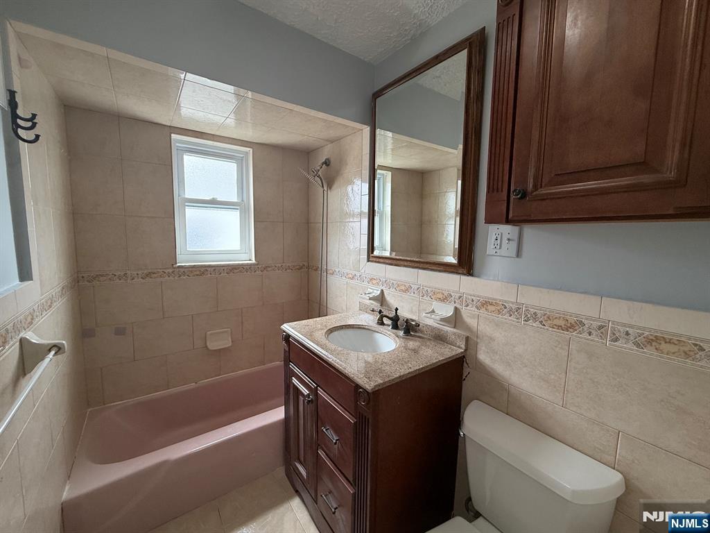 343-345 7th 3 Property Photo 8
