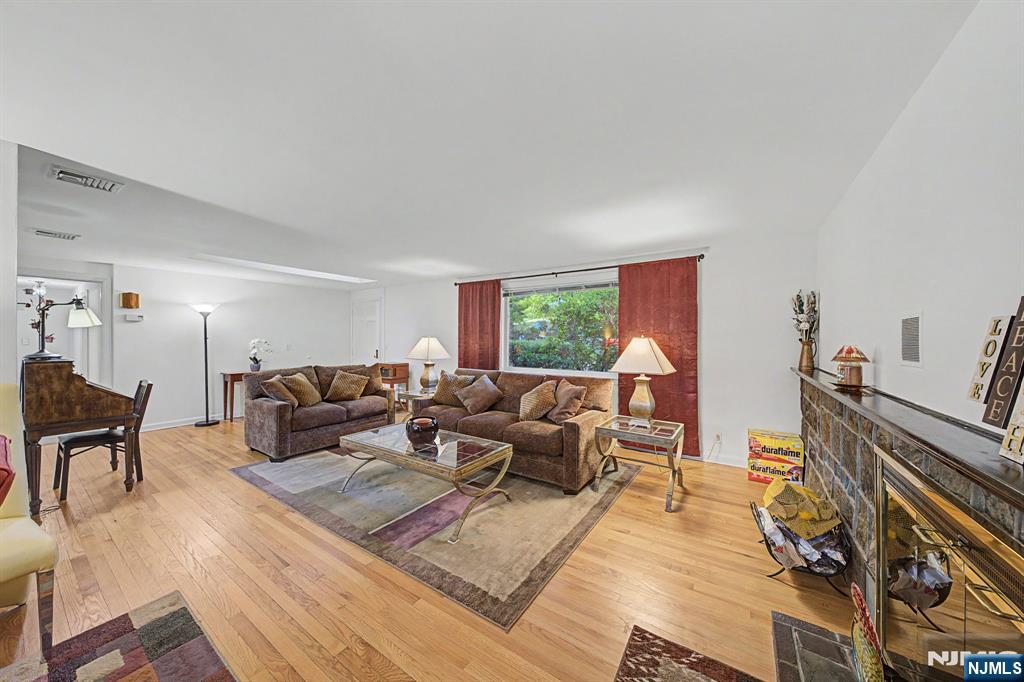 41 Charwalt Drive Property Photo 8