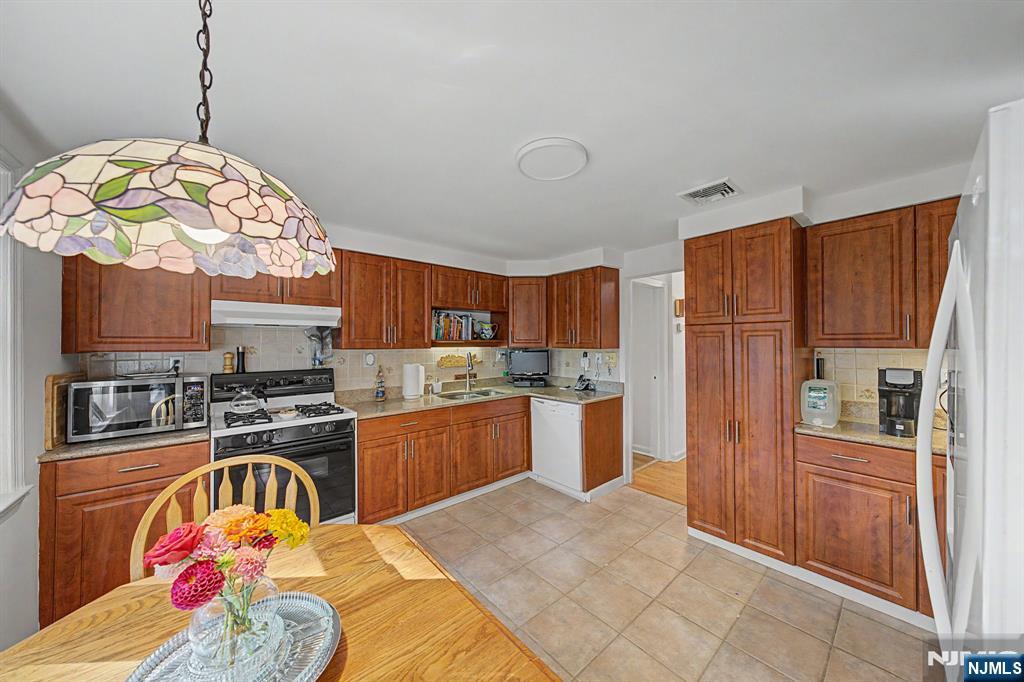41 Charwalt Drive Property Photo 16