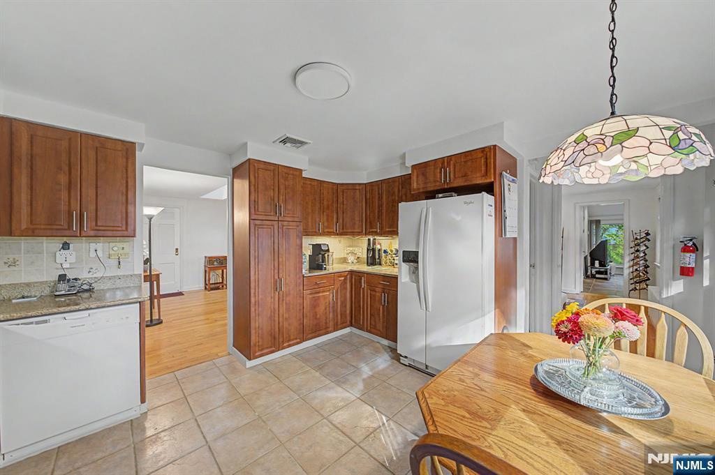41 Charwalt Drive Property Photo 18