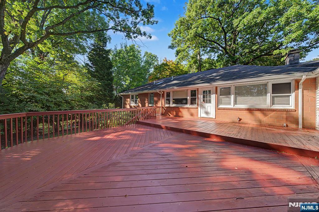 41 Charwalt Drive Property Photo 37