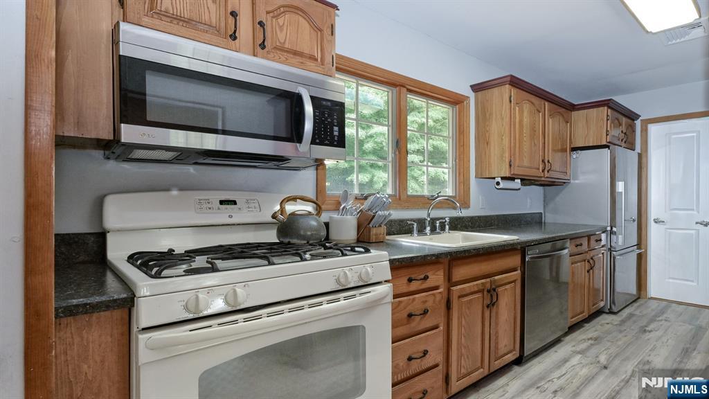 18 Maple Road Property Photo 6