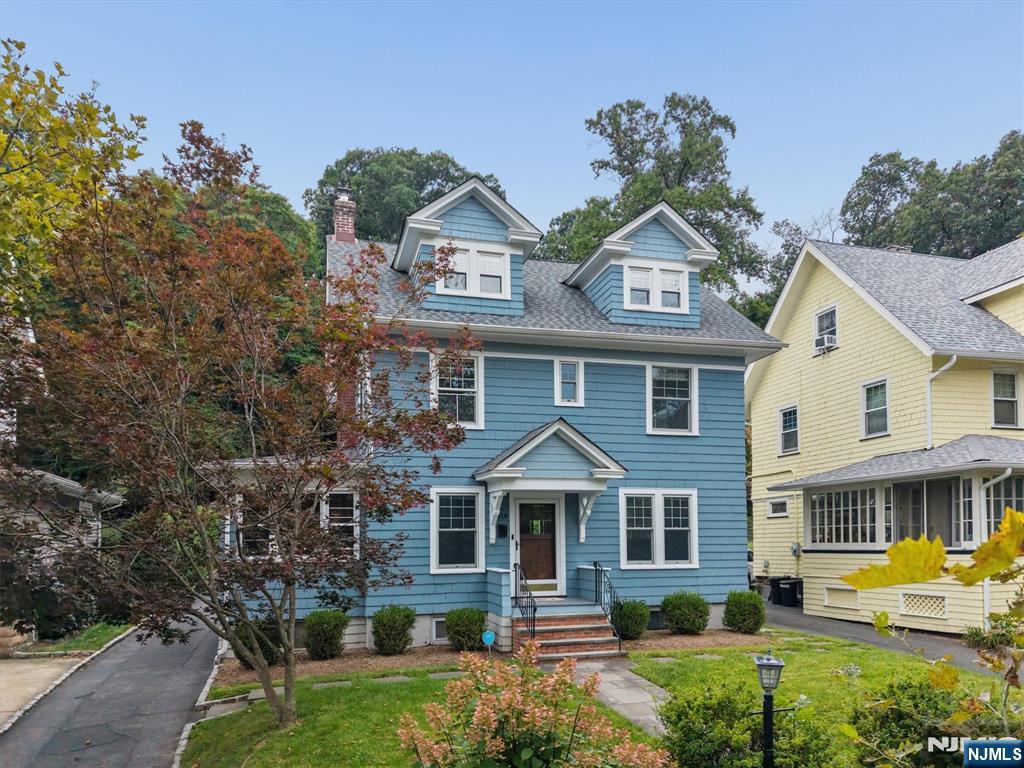118 Essex Avenue Property Photo 1
