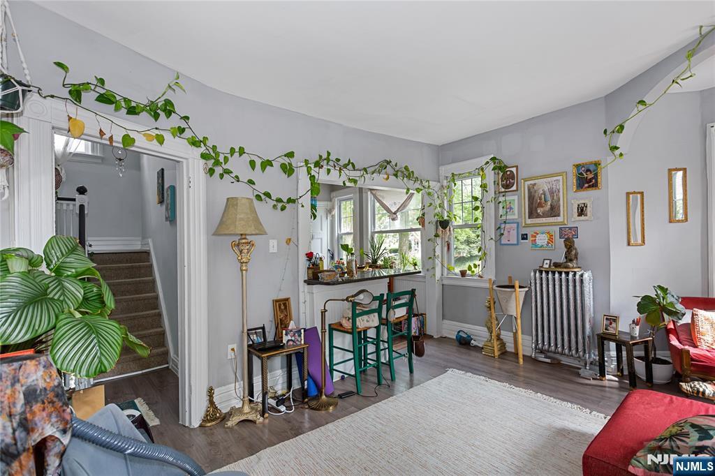 298 Carmita Avenue 2nd Floor Property Photo 4