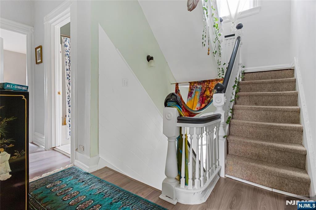 298 Carmita Avenue 2nd Floor Property Photo 23