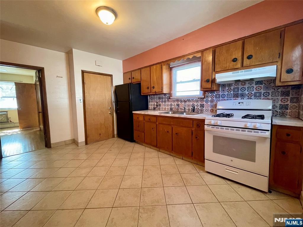 302 N 2nd Street 2 Property Photo 3