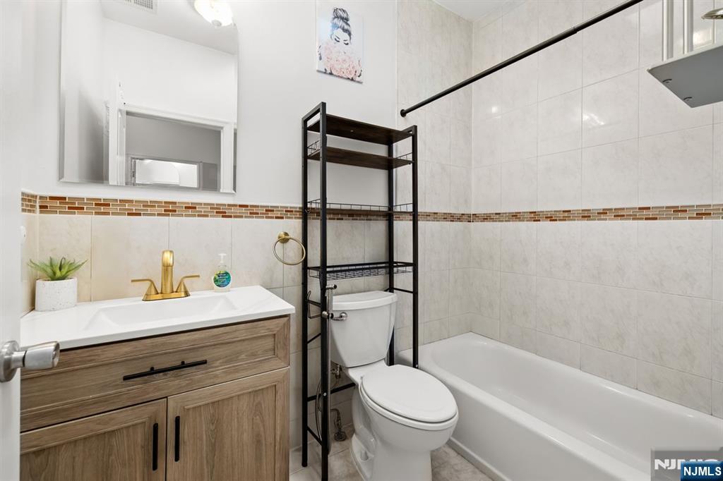 231 Hancock Avenue 2 Property Photo 10