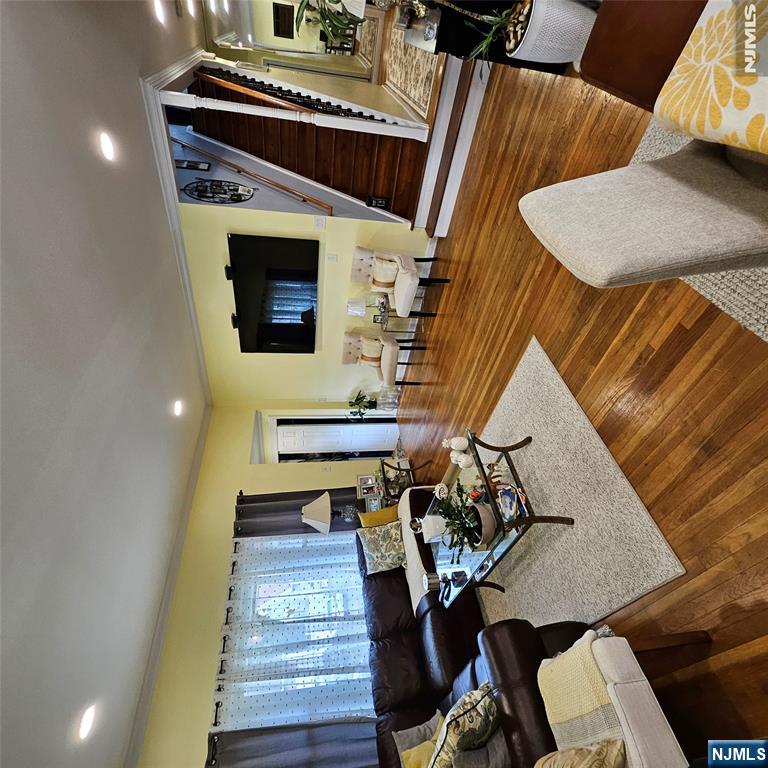 136 Isabelle Street Property Photo 2