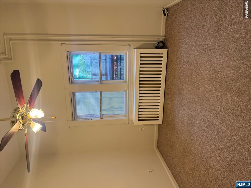 100 S Washington Avenue 1 Property Photo 5