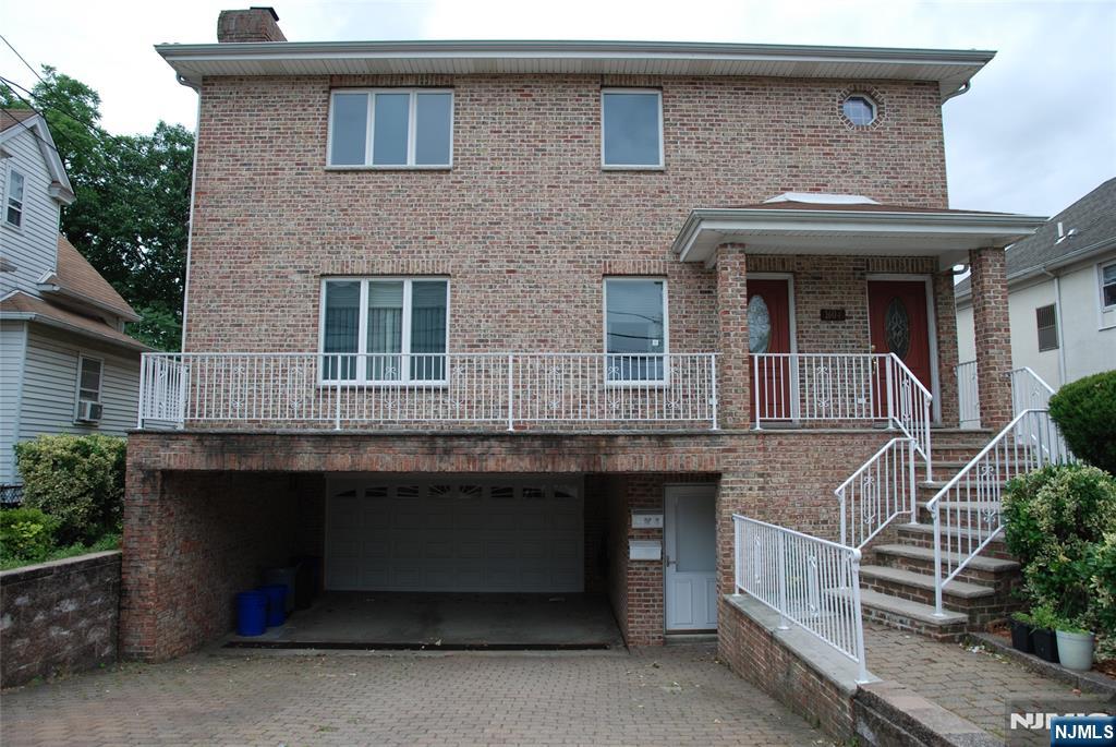 1604 John Street 1 Property Photo 1