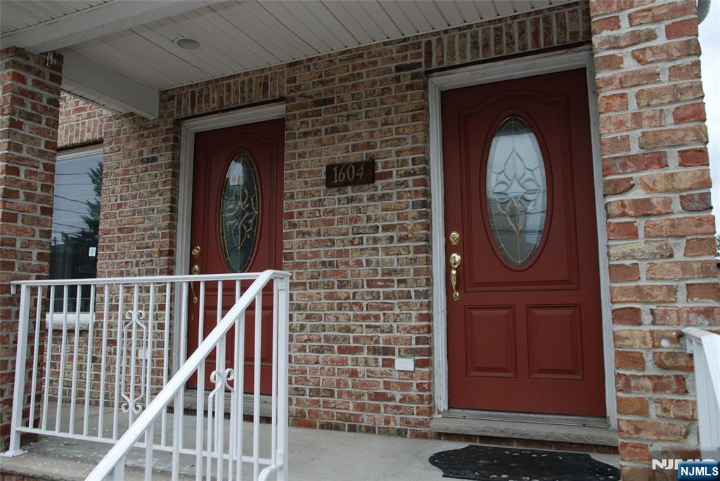 1604 John Street 1 Property Photo 2