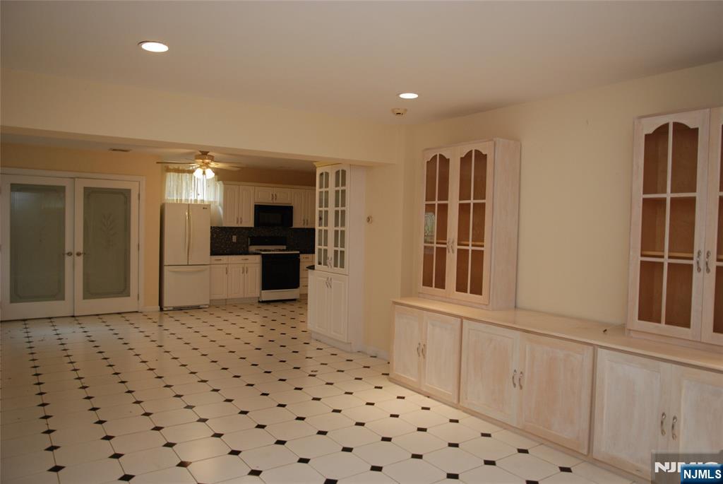 1604 John Street 1 Property Photo 9