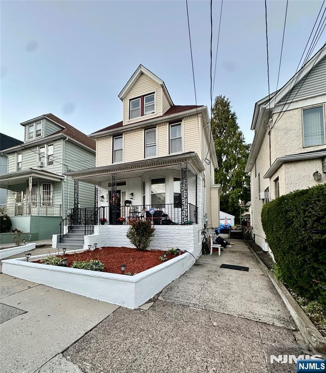 324 77th Street Property Photo 4