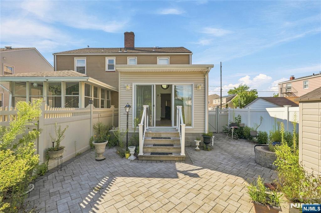 18 Memphis Avenue Property Photo 18