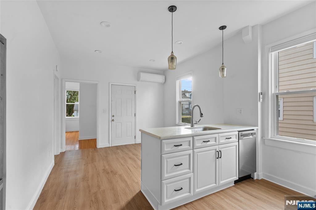 97 Bergen Street 1st Fl Property Photo 4