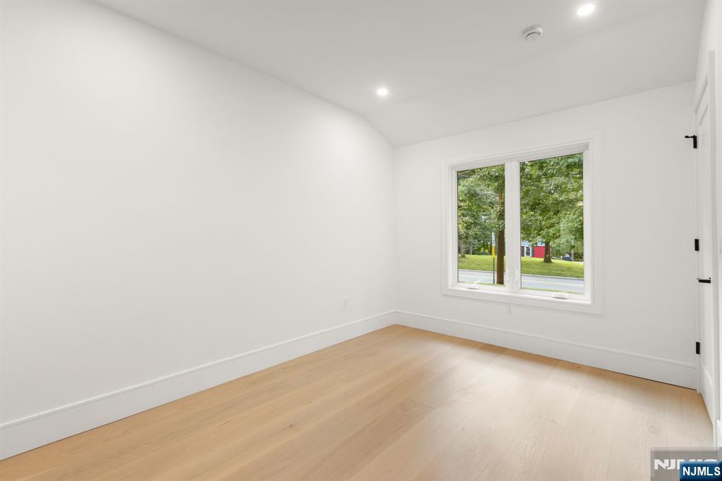 181 West Street Property Photo 13