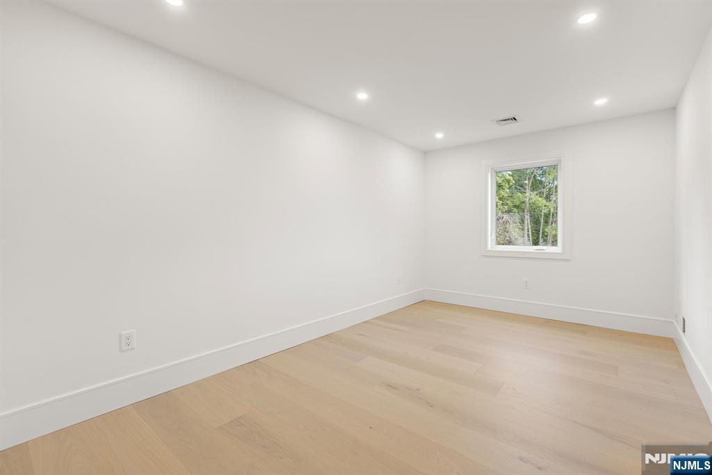 181 West Street Property Photo 20