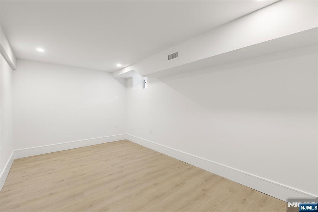 181 West Street Property Photo 31