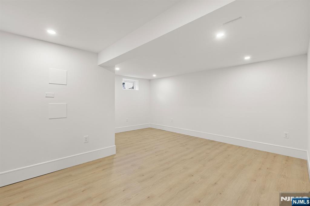 181 West Street Property Photo 33