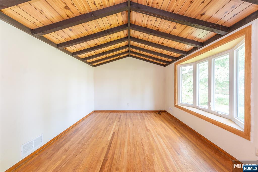 8 John Street Property Photo 5