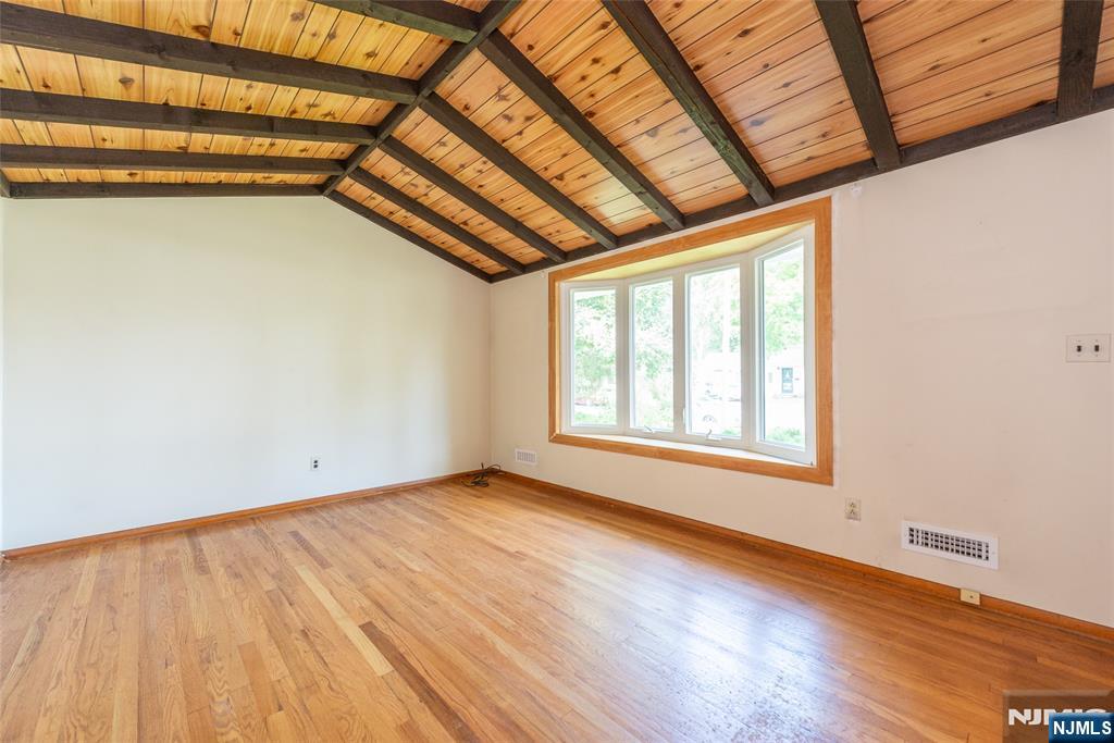 8 John Street Property Photo 6