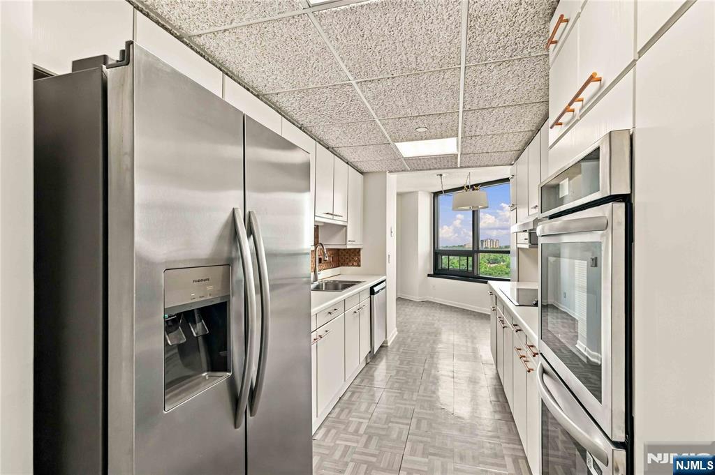 800 Palisade Avenue 1205 Property Photo 10