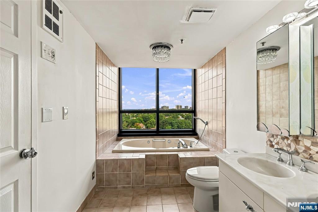 800 Palisade Avenue 1205 Property Photo 18